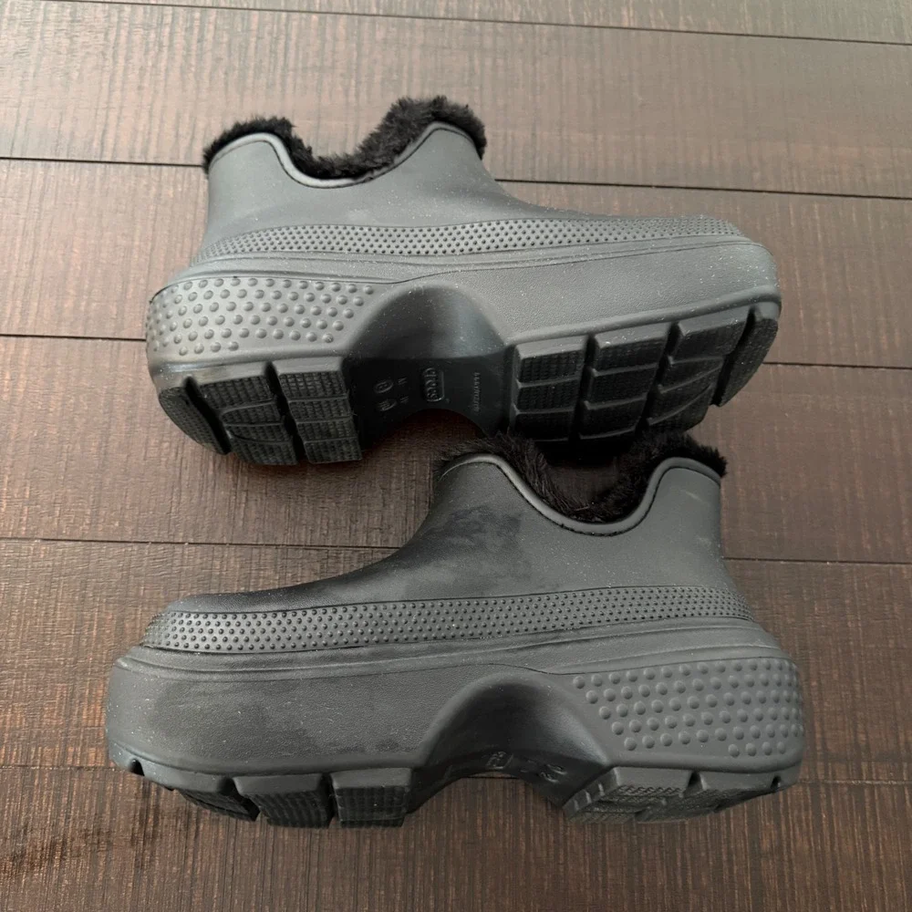 CROCS stomp lined